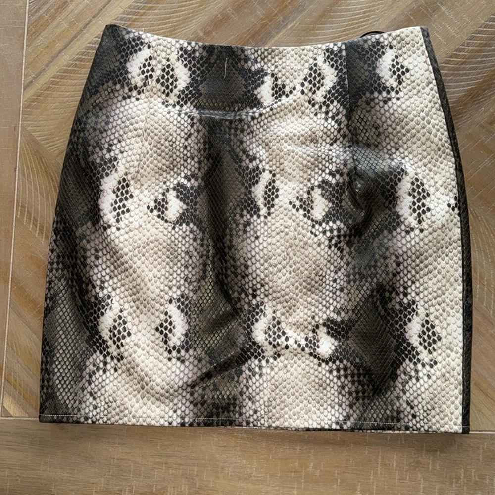 Python Skirt -From Vestique - Picture 2 of 5